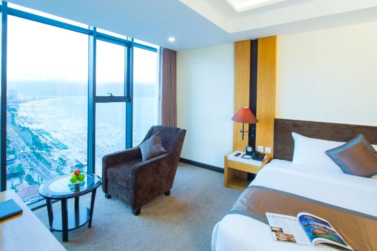 Phòng Deluxe King  City view